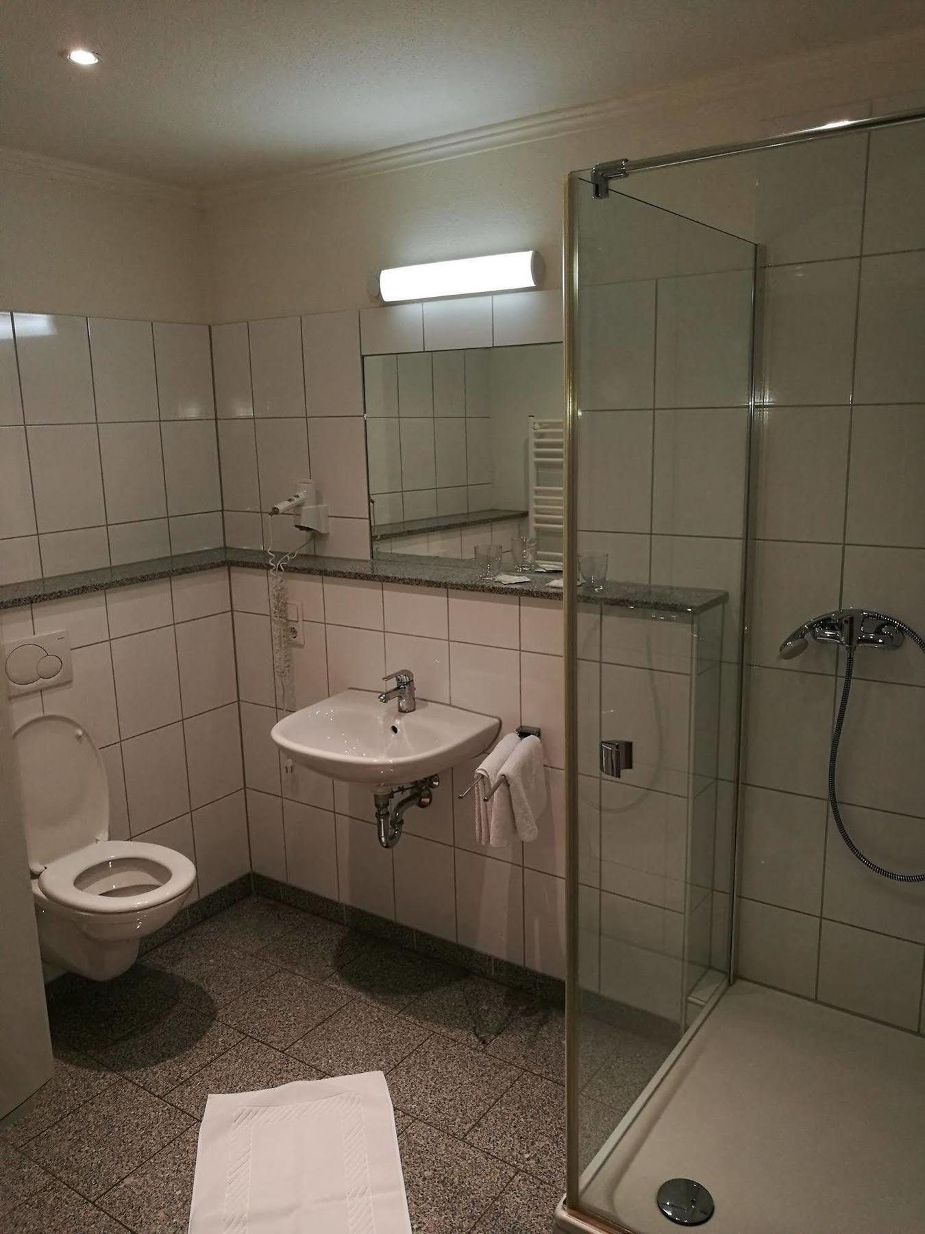 Hotel Central Restaurant El Barrio Гревенброх Екстериор снимка