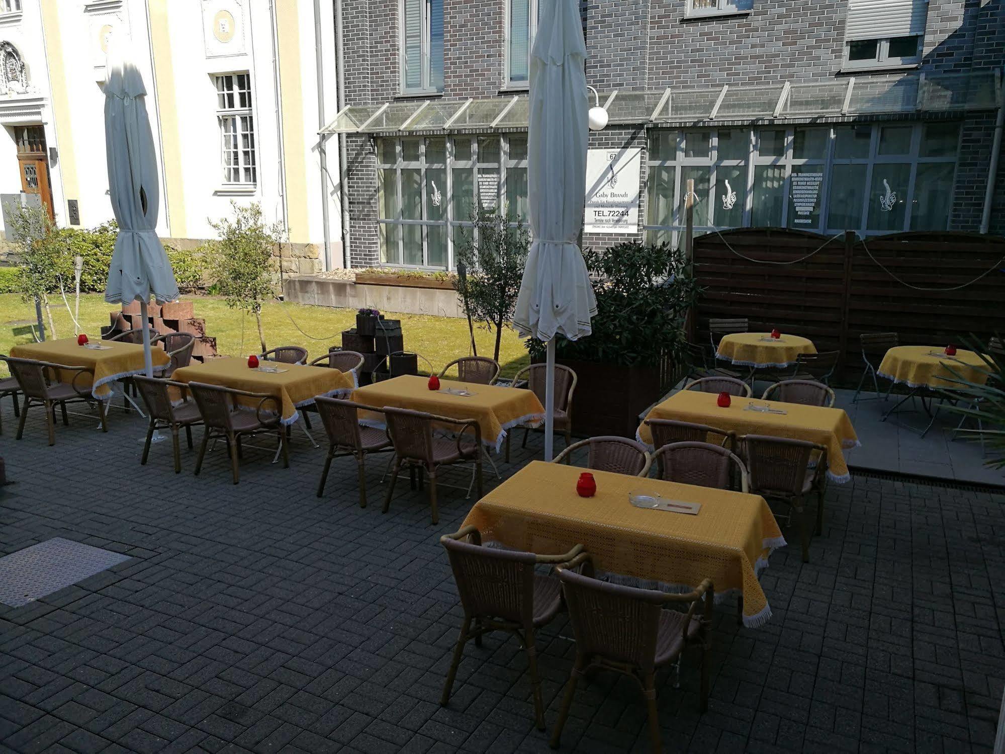 Hotel Central Restaurant El Barrio Гревенброх Екстериор снимка